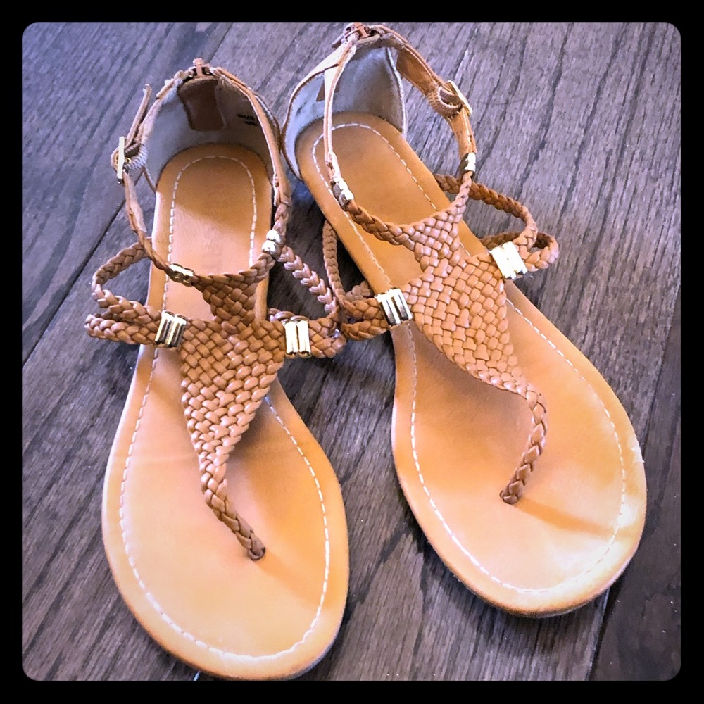 🔴 Tan Flat Sandals w/ Zip Back Closure Size 8